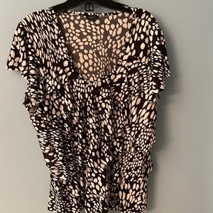 Black and white summer blouse. Size XL suitable for casual or the office.